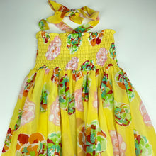 Load image into Gallery viewer, Girls lightweight, floral summer dress, armpit to armpit: 27cm across, FUC, size 6-7, L: 65cm at front approx
