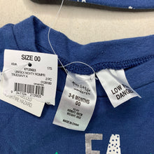 Load image into Gallery viewer, unisex Tiny Little Wonders, Christmas cotton romper + hat, NEW, size 00,  