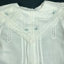 Load image into Gallery viewer, Girls white, embroidered cotton &amp; lace party dress, no size, armpit to armpit: 33cm, FUC, size 5-6, L: 59cm