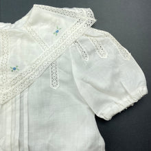 Load image into Gallery viewer, Girls white, embroidered cotton &amp; lace party dress, no size, armpit to armpit: 33cm, FUC, size 5-6, L: 59cm