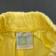 Load image into Gallery viewer, unisex Baby World, yellow cotton shorts, elasticated, EUC, size 0000,  