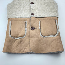 Load image into Gallery viewer, Girls DOTOLY, faux sheepskin vest / sleeveless jacket, L: 51cm, armpit to armpit: 36cm, EUC, size 5-7,  