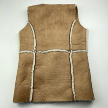 Load image into Gallery viewer, Girls DOTOLY, faux sheepskin vest / sleeveless jacket, L: 51cm, armpit to armpit: 36cm, EUC, size 5-7,  
