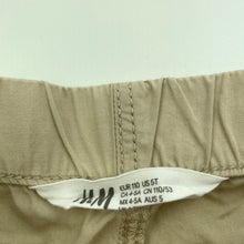 Load image into Gallery viewer, Boys H&amp;M, lightweight cotton shorts, elasticated, GUC, size 5,  