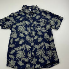 Load image into Gallery viewer, Boys KID, lightweight organic cotton short sleeve shirt, EUC, size 6,  