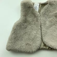 Load image into Gallery viewer, Girls Baby Baby, soft feel faux fur vest, EUC, size 00,  