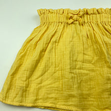 Load image into Gallery viewer, Girls KID, yellow crinkle cotton skirt, elasticated, L: 31cm, GUC, size 5,  