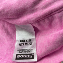 Load image into Gallery viewer, Girls Bonds, reversible pink / floral hat, EUC, size 00-0,  