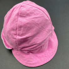 Load image into Gallery viewer, Girls Bonds, reversible pink / floral hat, EUC, size 00-0,  
