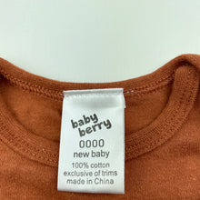 Load image into Gallery viewer, unisex Baby Berry, cotton bodysuit / romper, bear, GUC, size 0000,  