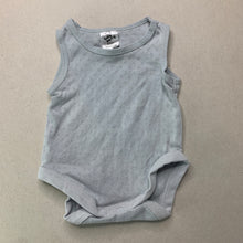 Load image into Gallery viewer, unisex Baby Berry, pointelle cotton singletsuit / romper, GUC, size 0000,  
