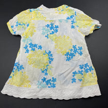 Load image into Gallery viewer, Girls Pumpkin Patch, lightweight floral cotton top, L: 40cm, FUC, size 4,  