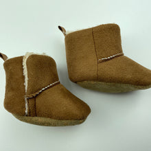 Load image into Gallery viewer, Boys Anko, baby slippers, size 1, EUC, size 000-00,  