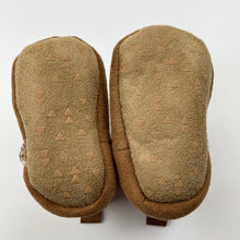 Load image into Gallery viewer, Boys Anko, baby slippers, size 1, EUC, size 000-00,  
