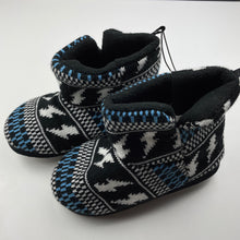 Load image into Gallery viewer, Boys KID, slippers, size 12-13, EUC, size 5-7,  