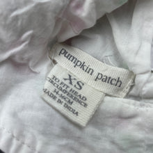 Load image into Gallery viewer, Girls Pumpkin Patch, floral cotton hat, EUC, size 0000-000,  