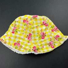 Load image into Gallery viewer, Girls reversible, cotton bucket hat, GUC, size 1-3,  