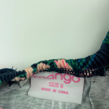 Load image into Gallery viewer, Girls Mango, floral casual summer dress, EUC, size 6, L: 59cm