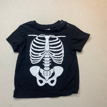 Load image into Gallery viewer, unisex Baby Berry, cotton Halloween t-shirt / top, EUC, size 1,  