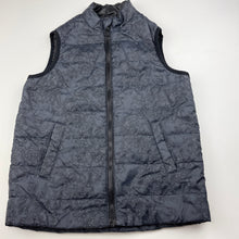 Load image into Gallery viewer, Boys Lily &amp; Dan, lightweight puffer vest / jacket, GUC, size 5-6,  