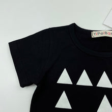 Load image into Gallery viewer, Boys YiPeiBan, black &amp; white t-shirt / top, NEW, size 1,  