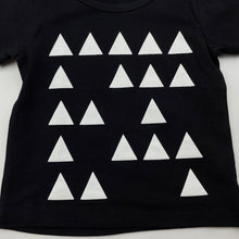 Load image into Gallery viewer, Boys YiPeiBan, black &amp; white t-shirt / top, NEW, size 1,  