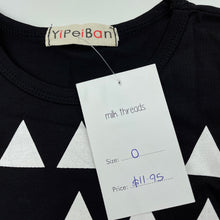 Load image into Gallery viewer, Boys YiPeiBan, black &amp; white t-shirt / top, NEW, size 0,  