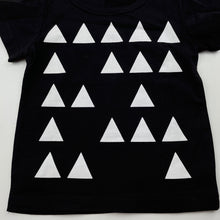 Load image into Gallery viewer, Boys YiPeiBan, black &amp; white t-shirt / top, NEW, size 0,  