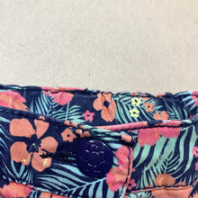 Load image into Gallery viewer, Girls H&amp;T, floral stretch cotton shorts, adjustable, GUC, size 6,  