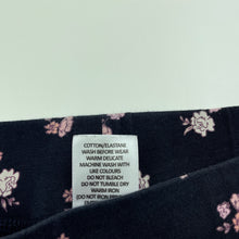 Load image into Gallery viewer, Girls Target, stretchy floral leggings, Inside leg: 56cm, GUC, size 10,  