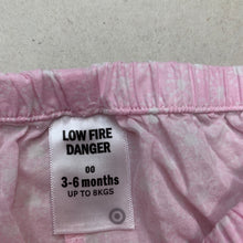 Load image into Gallery viewer, Girls Target, lightweight cotton bloomers / shorts, EUC, size 00,  
