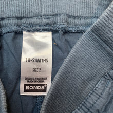 Load image into Gallery viewer, Boys Bonds, lightweight cotton shorts, elasticated, FUC, size 2,  