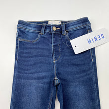 Load image into Gallery viewer, Girls Target, stretch denim leggings / jeggings, elasticated, Inside leg: 46cm, NEW, size 6,  