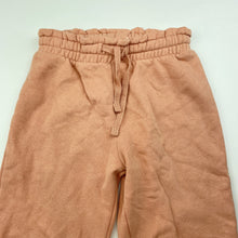 Load image into Gallery viewer, Girls Target, fleece lined track / sweat pants, elasticated, Inside leg: 46cm, EUC, size 6,  