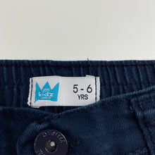 Load image into Gallery viewer, Girls Jet Kidz, lightweight stretch denim pants, elasticated, Inside leg: 48.5cm, FUC, size 5-6,  