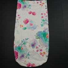 Load image into Gallery viewer, Girls Snuggle Hunny, stretchy floral sleepsack / bag, EUC, size 0000,  