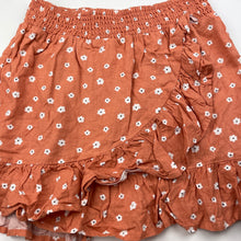 Load image into Gallery viewer, Girls Target, floral viscose / linen skirt, elasticated, L: 33cm, EUC, size 7,  