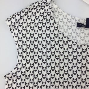 Girls Gap Kids, black and white print cotton top, NEW, size 6-7